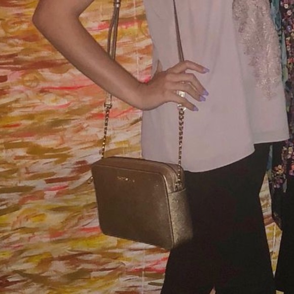 Michael Kors Jet Set Crossbody - Picture 3 of 4